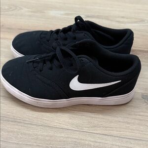 Little Boys Nike Black Canvas Shoes with White Logo